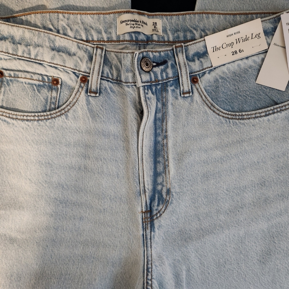 Abercrombie and Fitch The Crop Wide Leg Jeans *NEW*